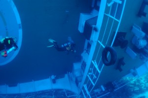 2 hours afterhitting the reef at Sha'ab Sheer, our RSWA memebers inspect the wreck.As usuall we got there first.....